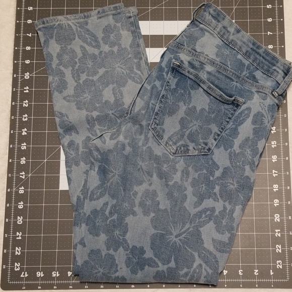 GAP Denim - Gap girlfriend jeans